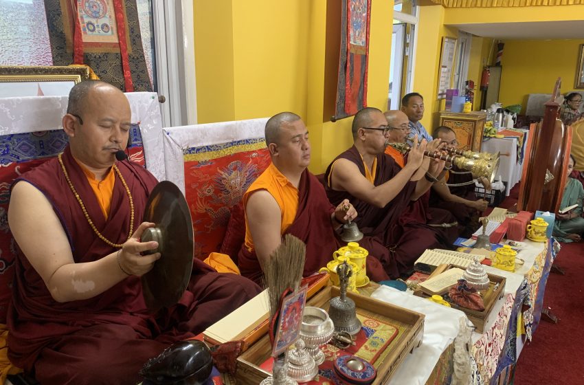  डायमन्ड बुध्दिस्ट सेन्टर यूकेकॊ प्रज्ञा पारमिता वाचन सम्पन्न